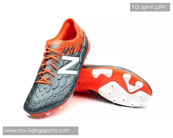 推荐一款适合各类场地的高性能足球鞋让你在比赛中尽显风采